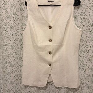 Cato Cream Button-Down Sleeveless Blouse